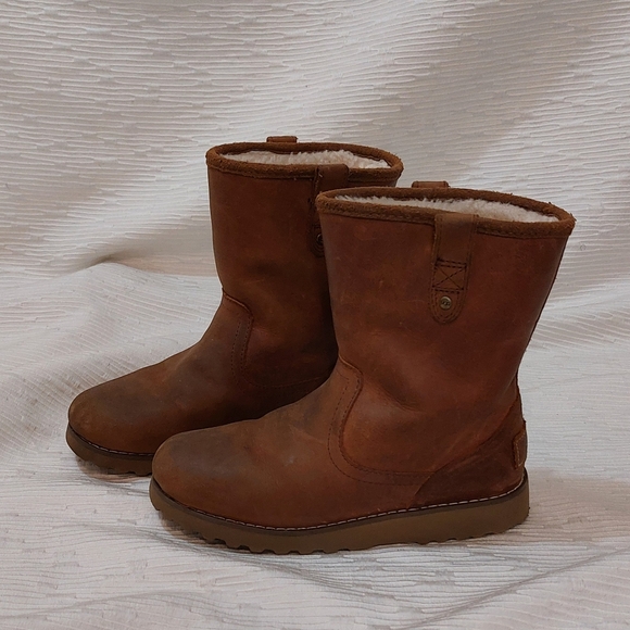 Brown Shearling-Lined Boots - Picture 3 of 13